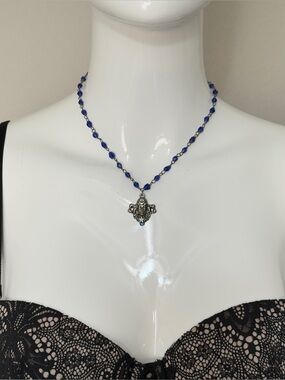 Art Nouveau Blue Glass Beaded Necklace with Silvertone Cameo Face Pendant 16”
